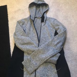 Super warm nice jacket, never worn!!